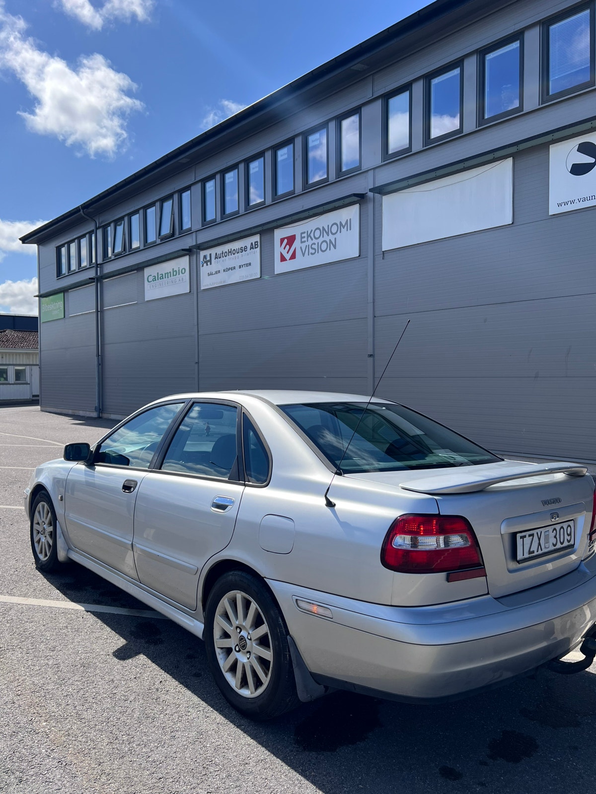 Volvo S40 2.0T Automatic, 163hp, 2004