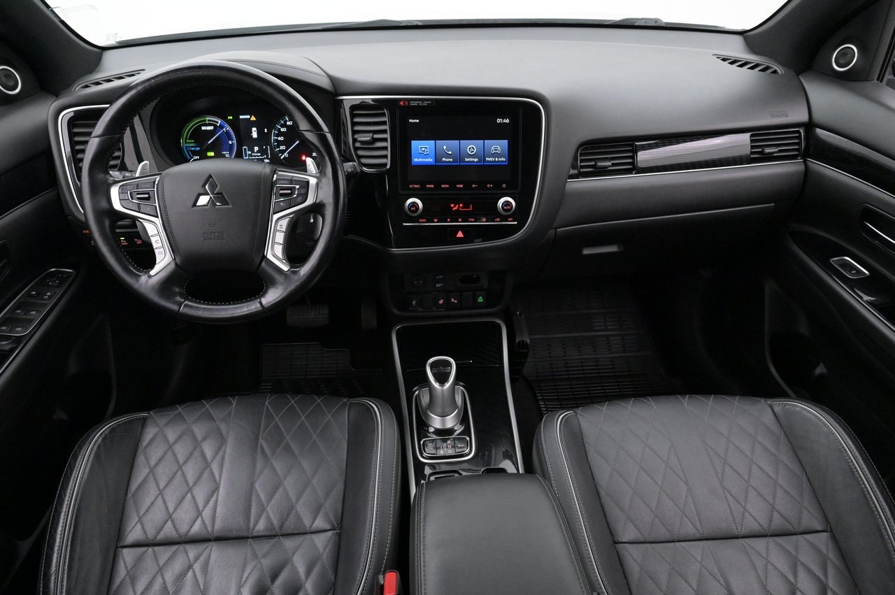 Mitsubishi Outlander PHEV CVT, 224hk, 2020