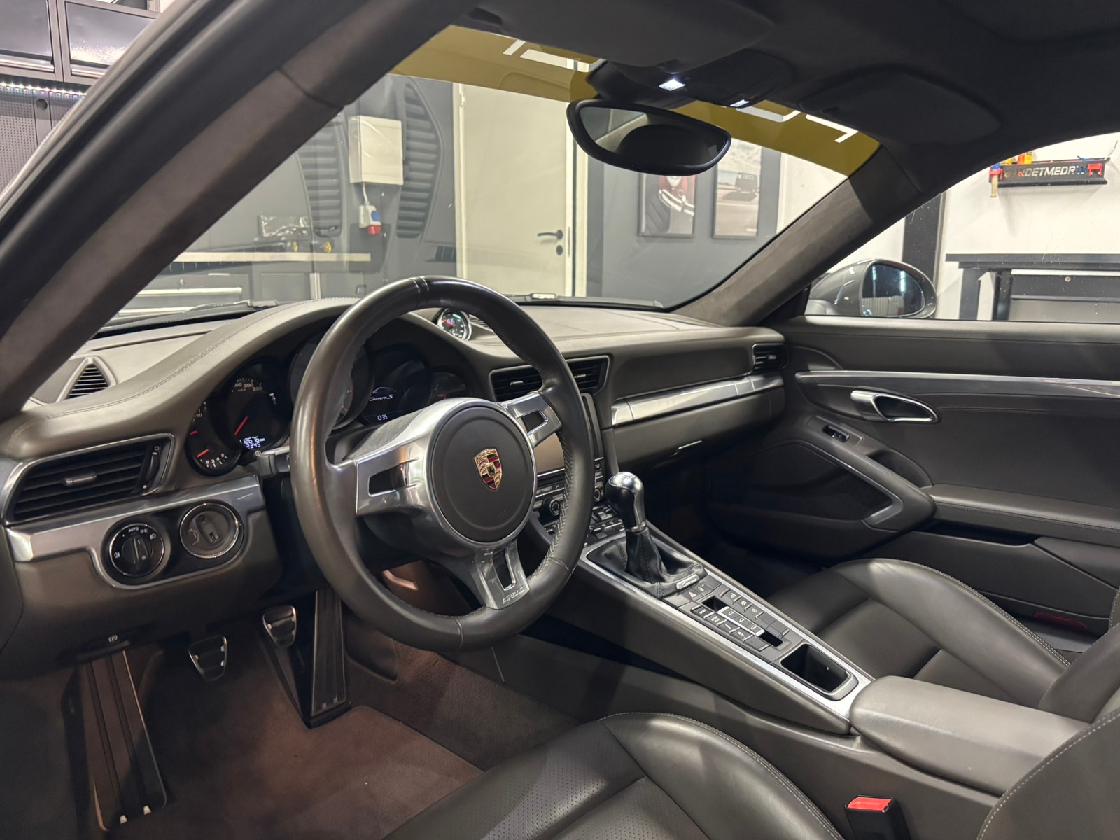 Porsche 911 Carrera S Manuell, 7-trinn, 400hk, 2012