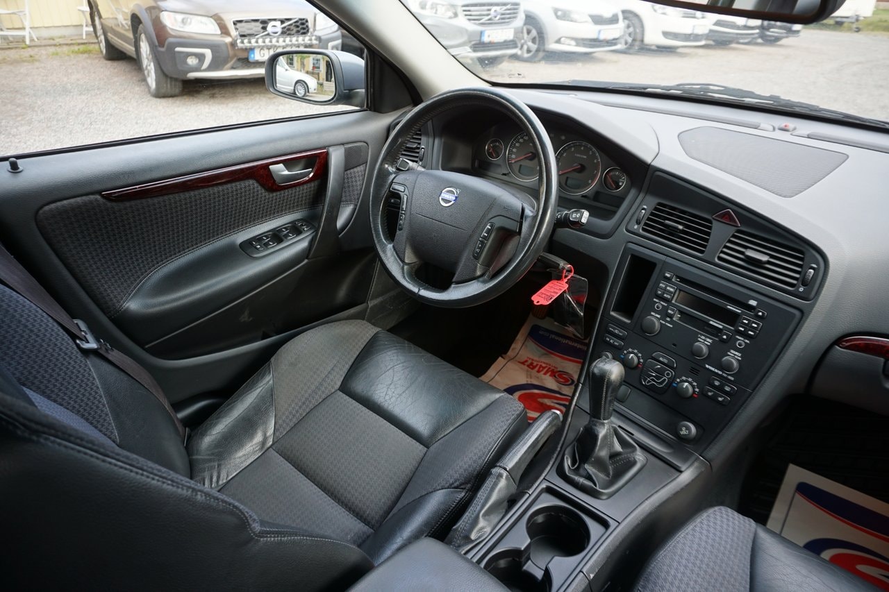 Volvo V70 2.4 Manual, 5-trins, 140ps, 2004