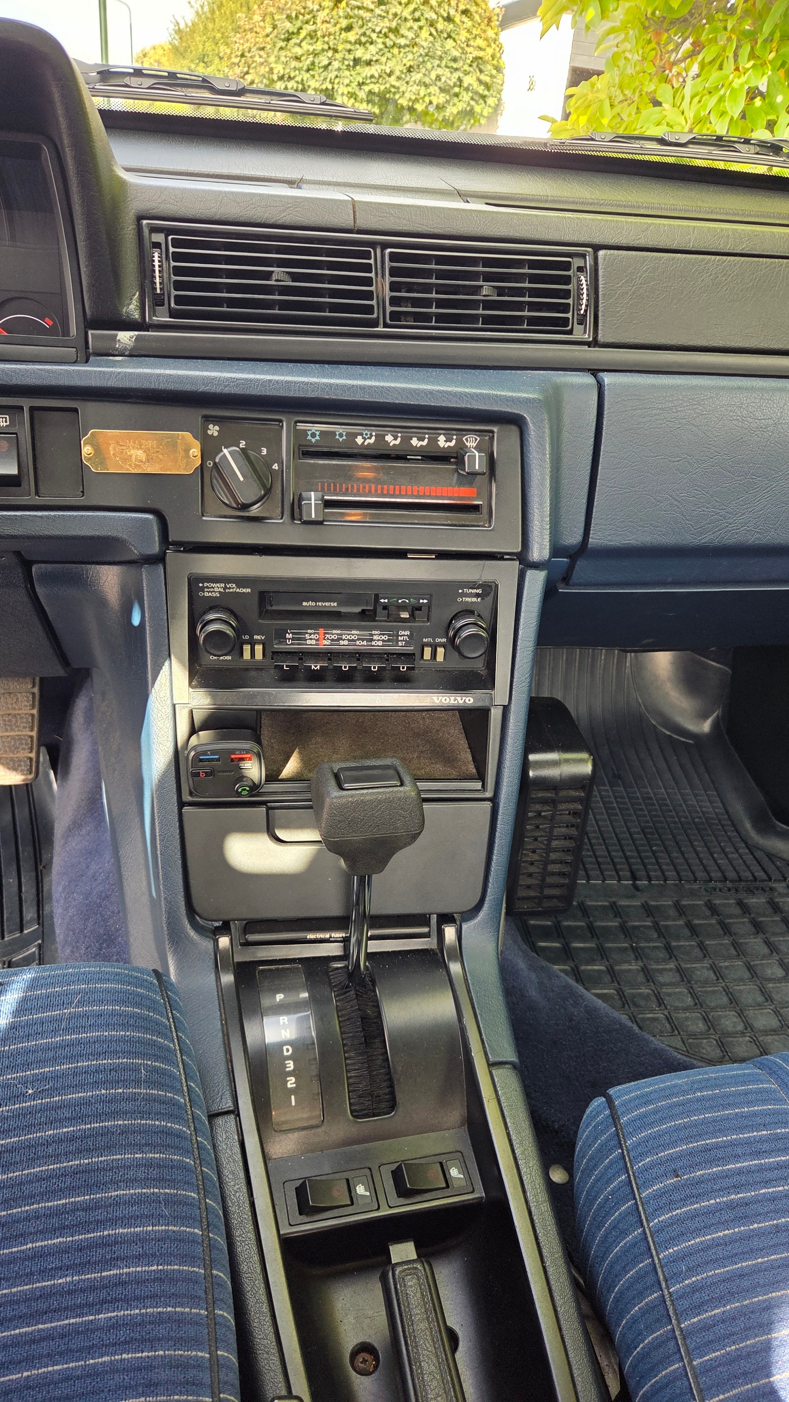 Volvo 740 2.3 Automatic, 4-trins, 115ps, 1988