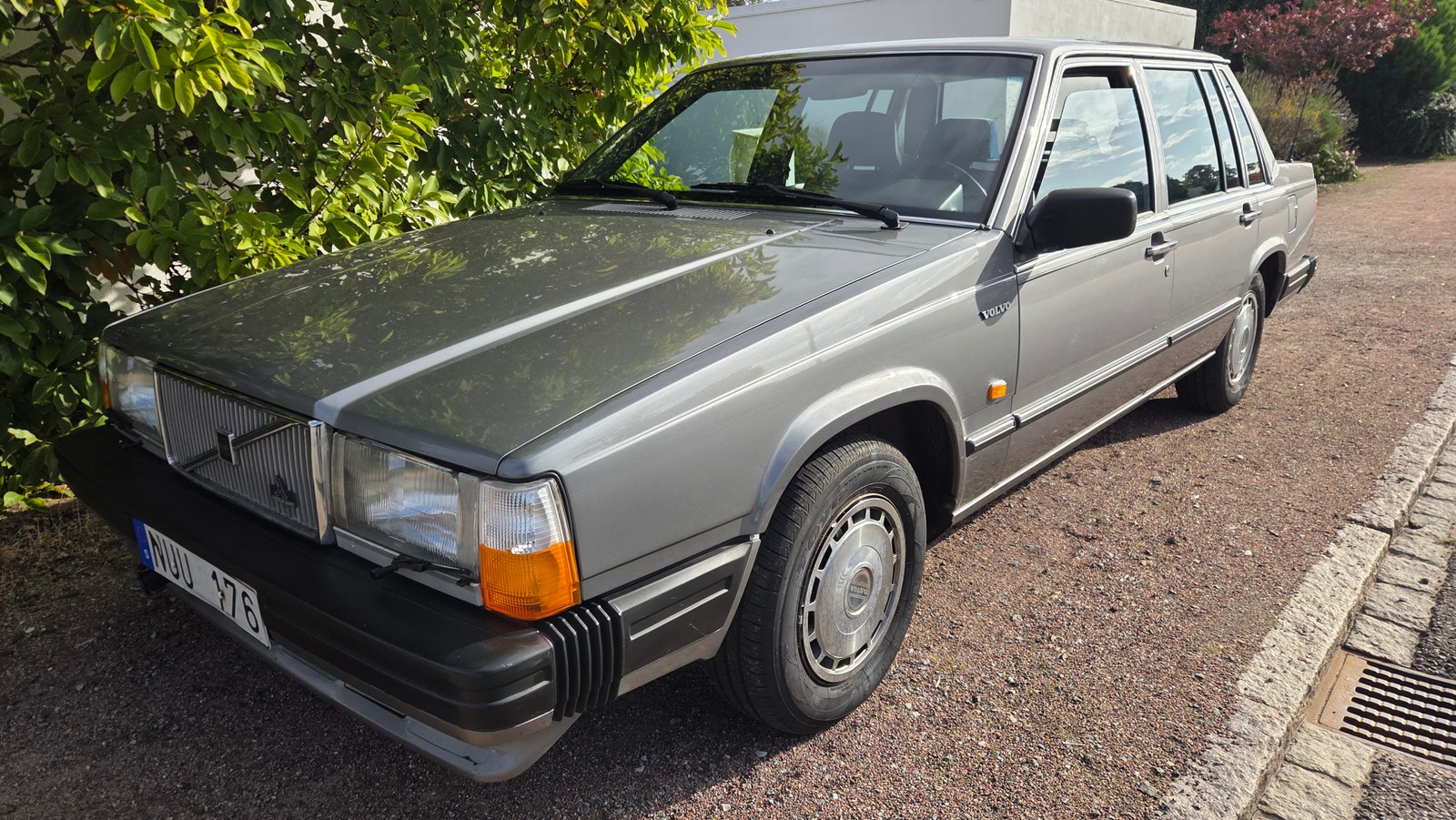 Volvo 740 2.3 Automatic, 4-trins, 115ps, 1988