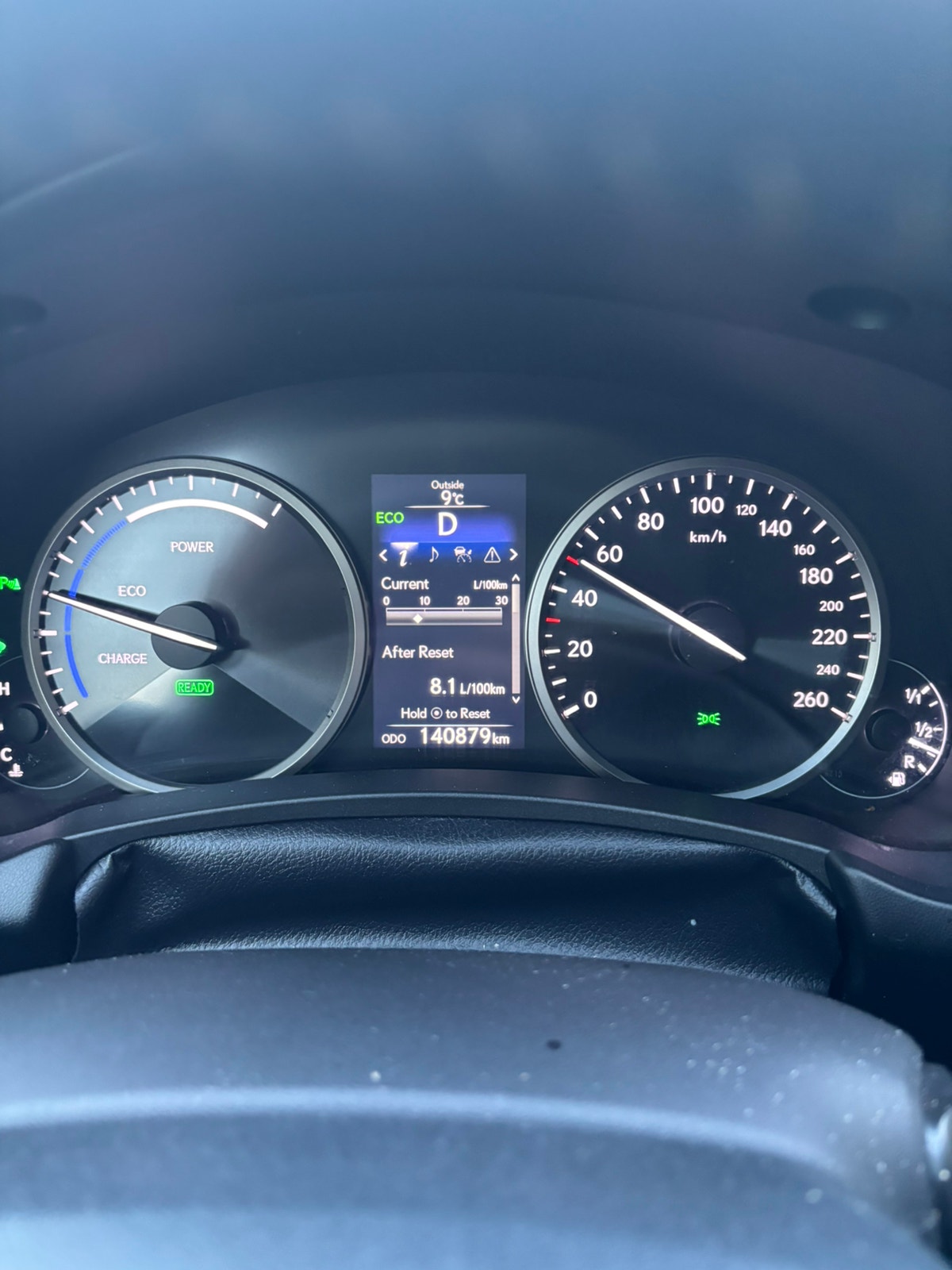 Lexus NX 300h AWD 2.5 AWD E-CVT, 197ps, 2015