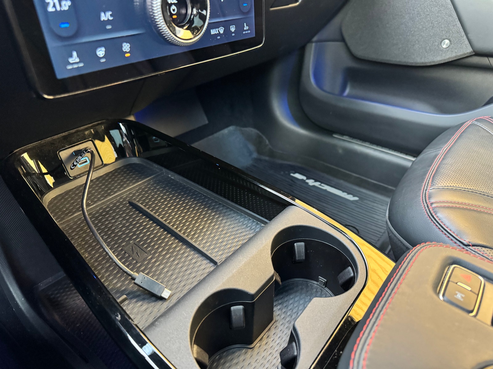 Ford Mustang Mach-E Long Range AWD, 351ps, 2021