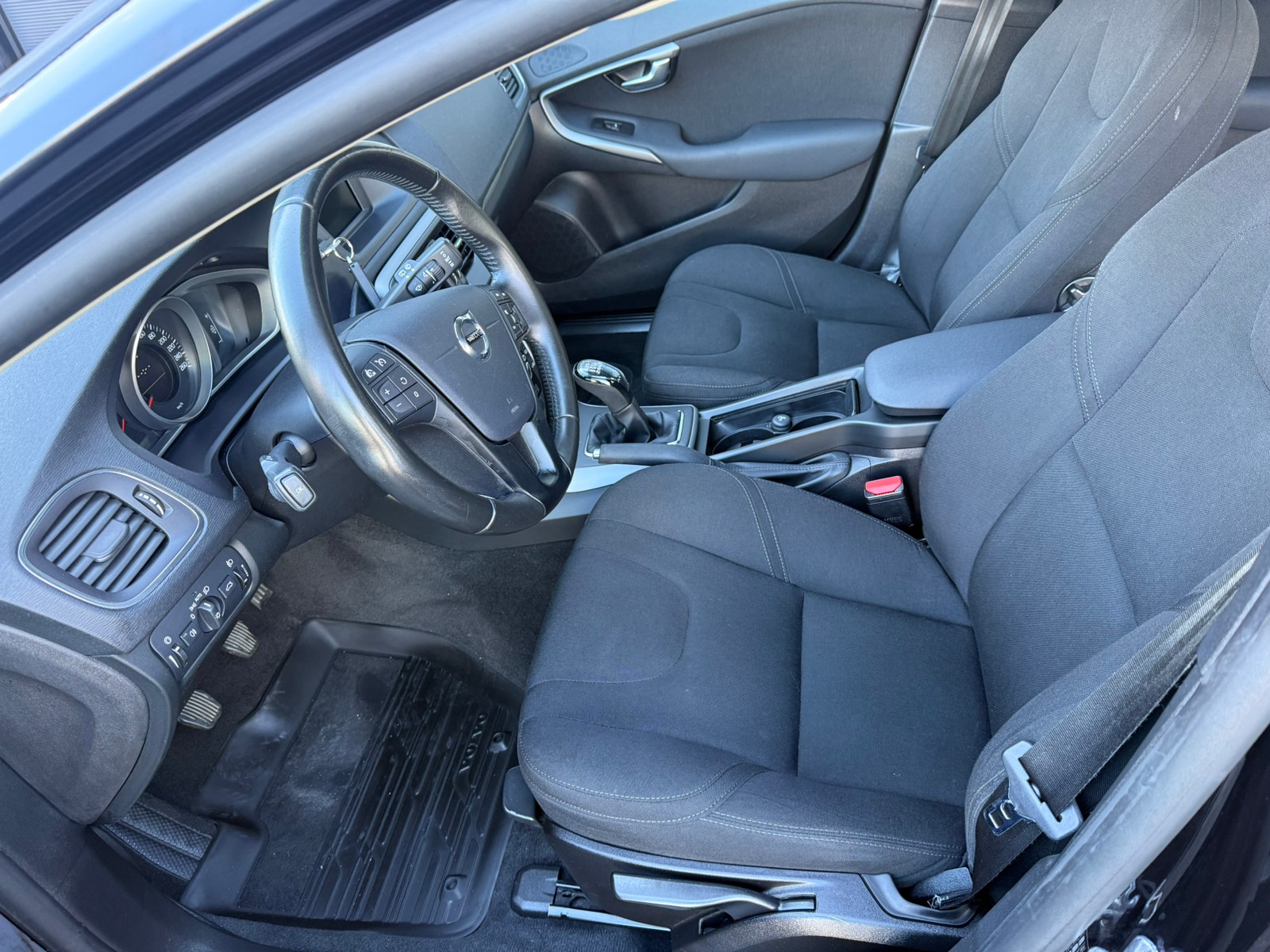 Volvo V40 D2 Manual, 120hp, 2017