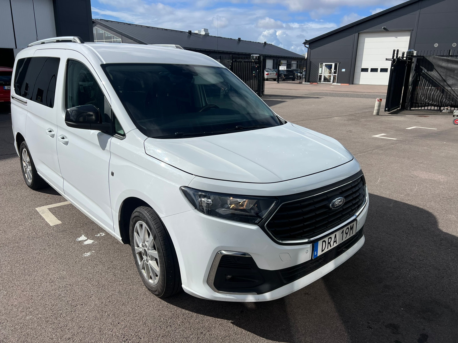 Ford Grand Tourneo Connect 2.0 EcoBlue Powershift, 122hp, 2023