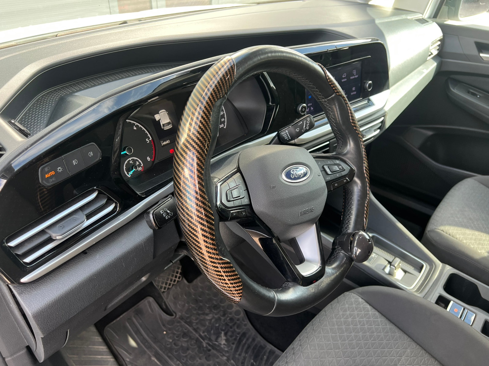 Ford Grand Tourneo Connect 2.0 EcoBlue Powershift, 122hp, 2023