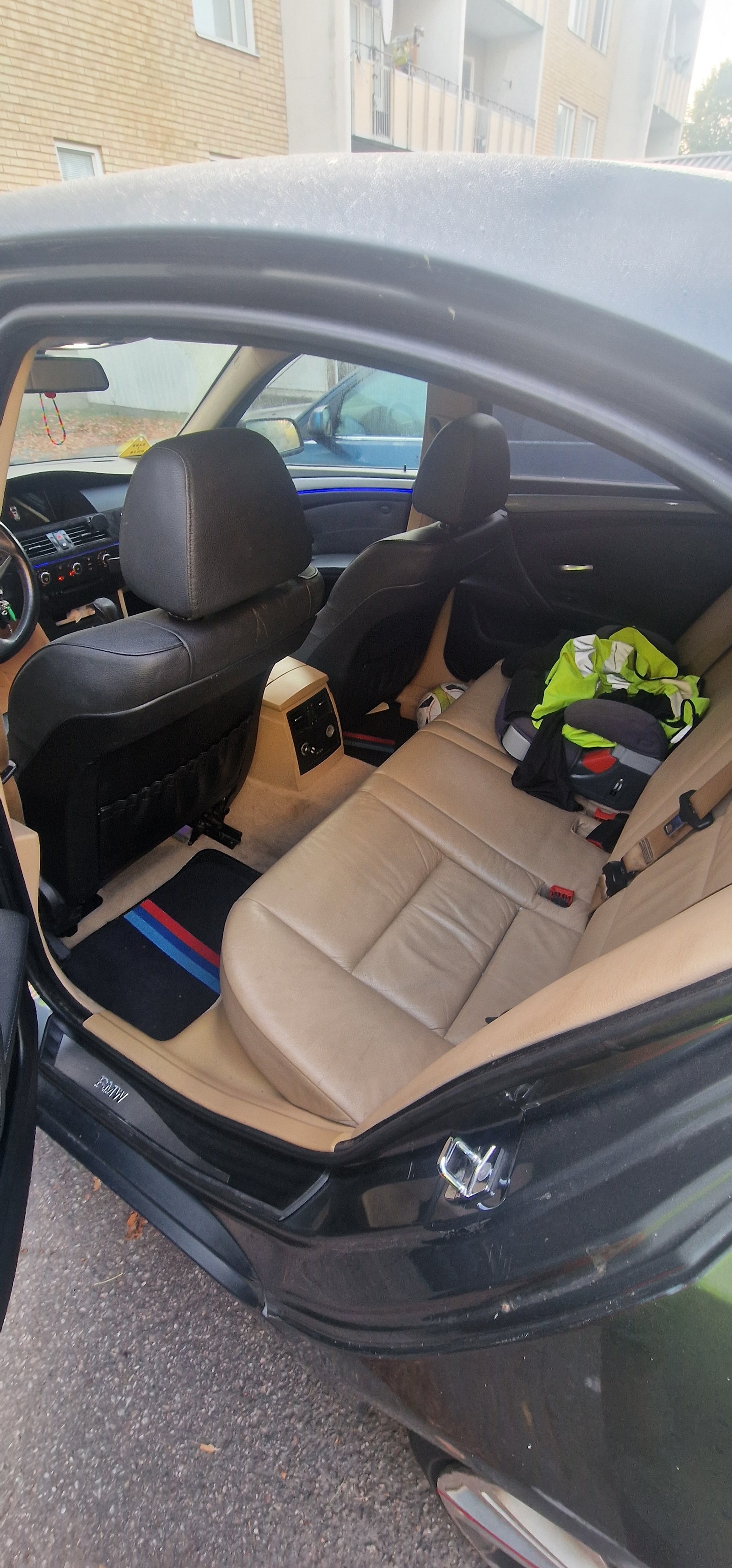 BMW 523i Sedan Automatic, 177hp, 2006