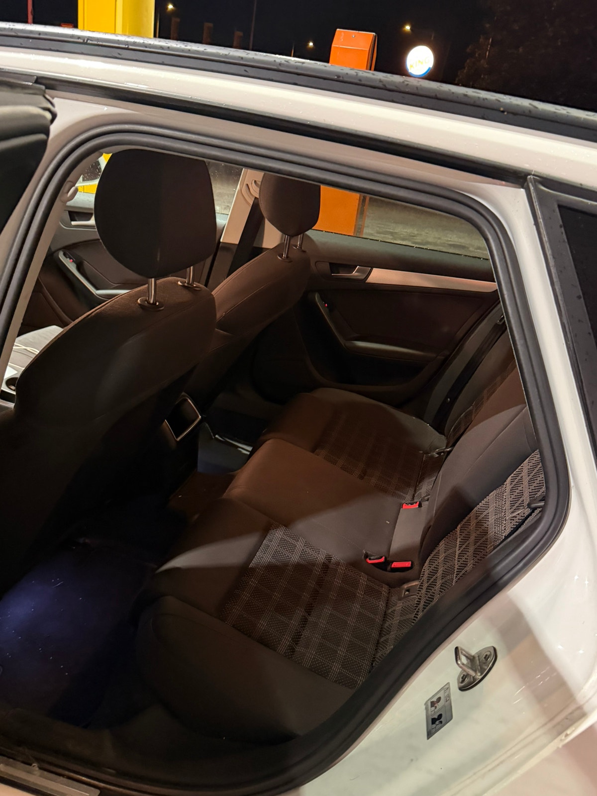 Audi A4 Avant 2.0 TDI Manual, 136hp, 2012
