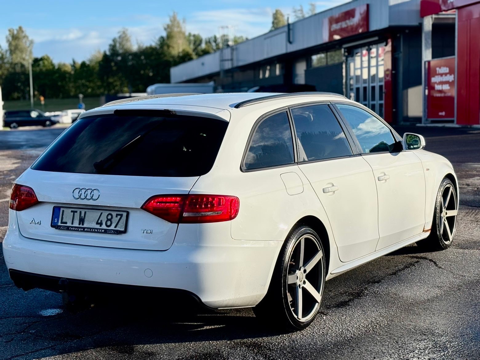 Audi A4 Avant 2.0 TDI Manual, 136hp, 2012
