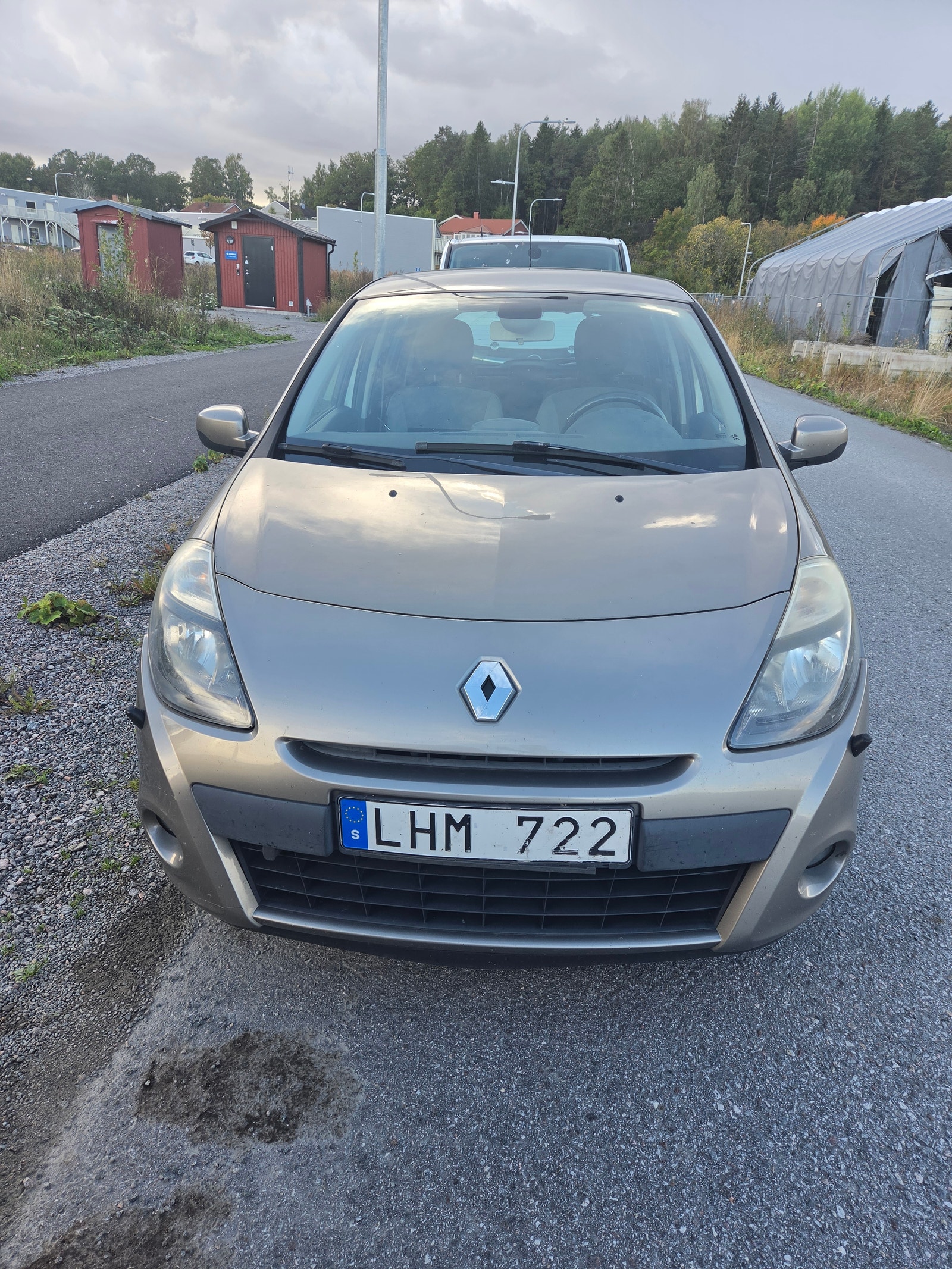 Renault Clio 5-door Hatchback 1.2 E85 Manual, 75hp, 2011