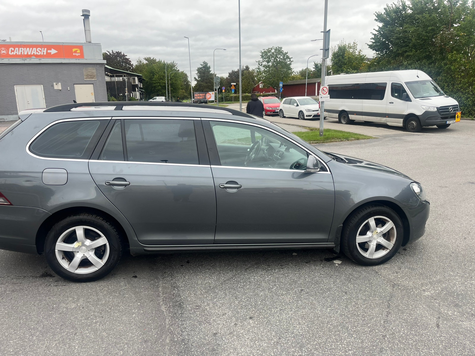 Volkswagen Golf Variant 1.6 TDI DPF BMT DSG Sequential, 7-trins, 105ps, 2012