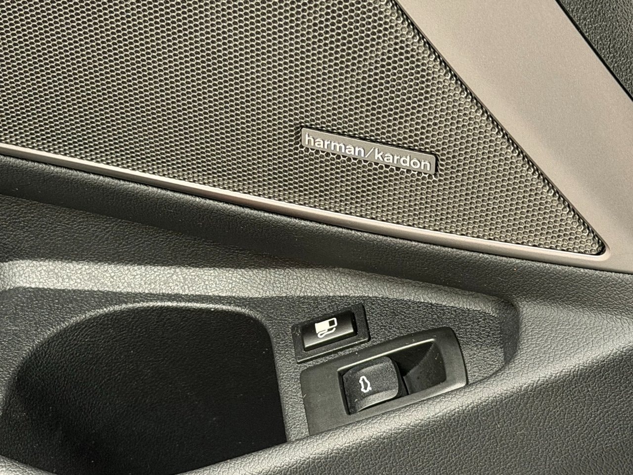BMW 330e Touring Steptronic, 8-trins, 292ps, 2021
