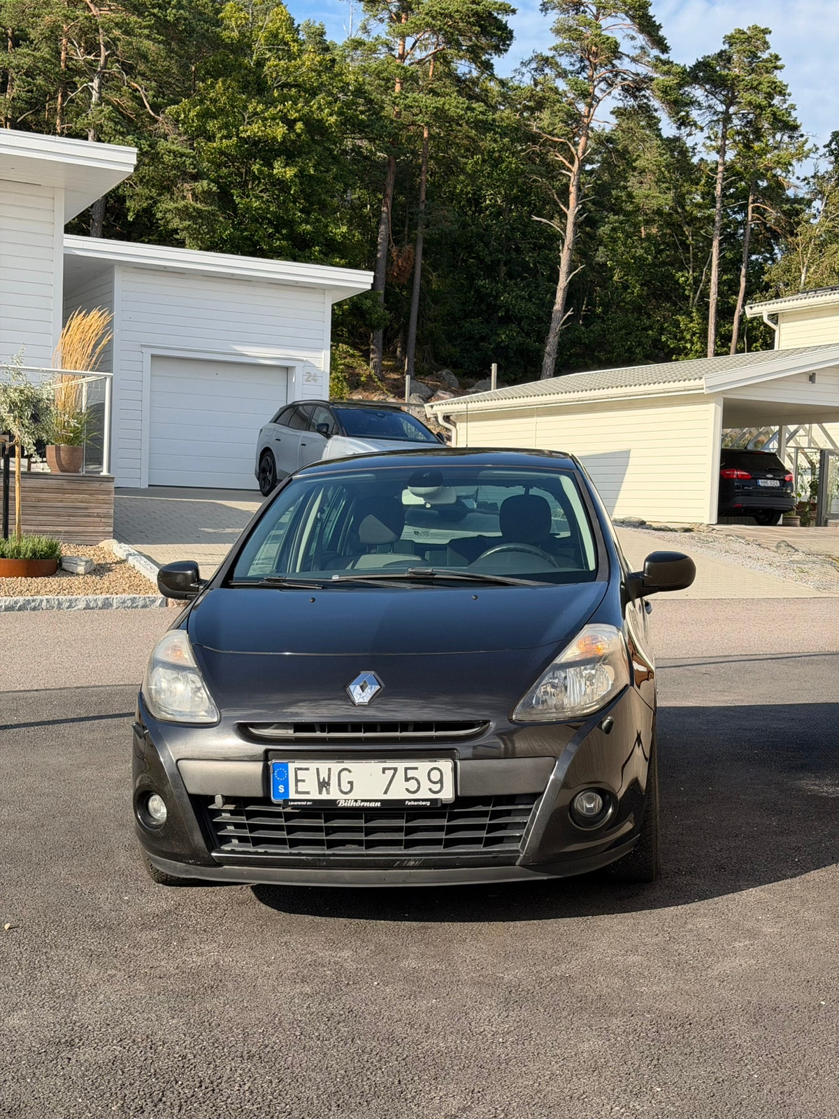 Renault Clio 5-door Hatchback 1.2 E85 Manual, 75hp, 2011