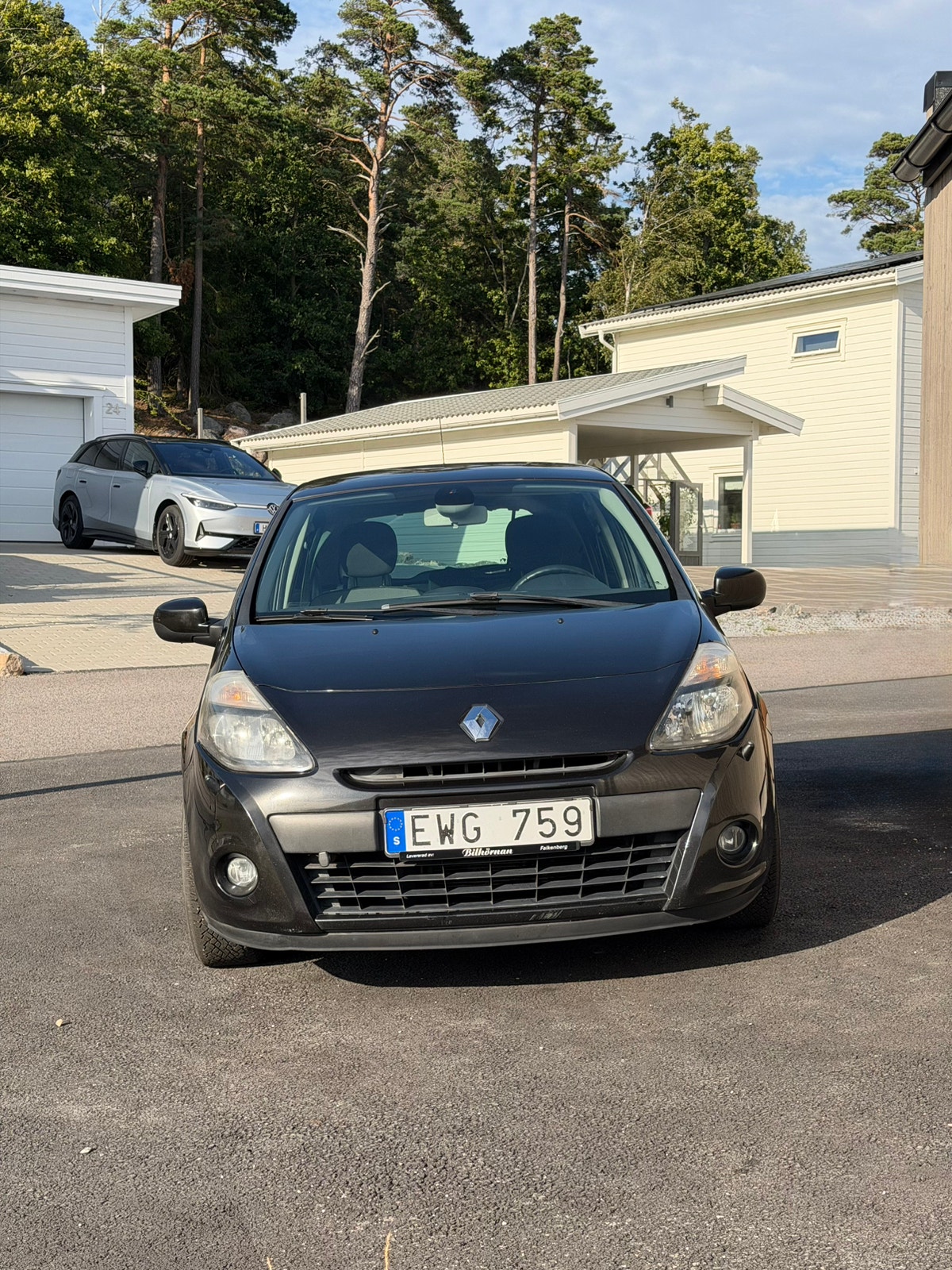 Renault Clio 5-door Hatchback 1.2 E85 Manual, 75hp, 2011