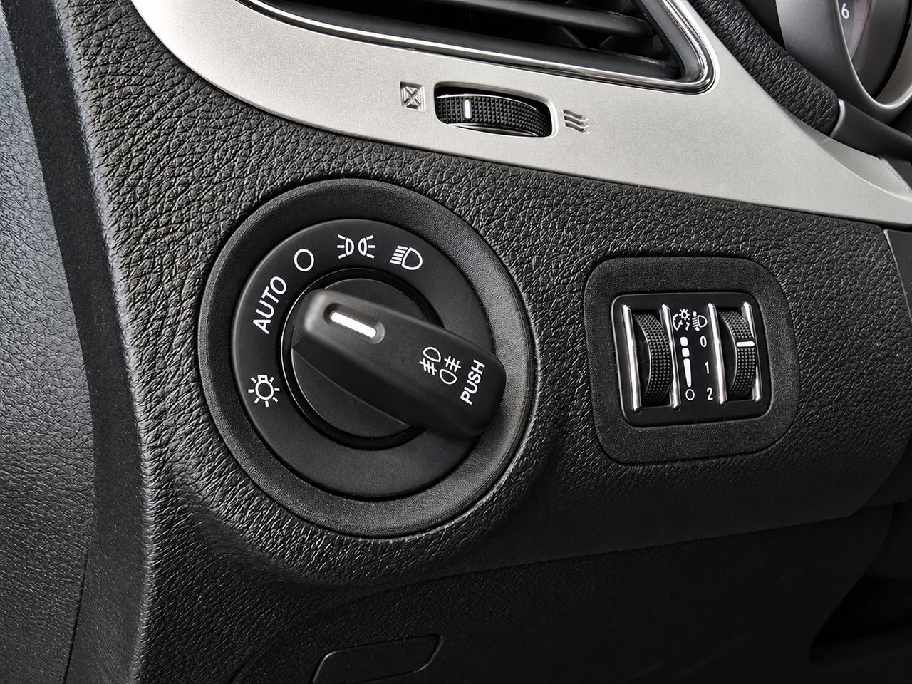 Fiat Freemont 2.0 Multijet AWD | 170 ch | BVA | 7 places | Cuir | GPS | Caméra de recul | Accès sans clé | Attelage