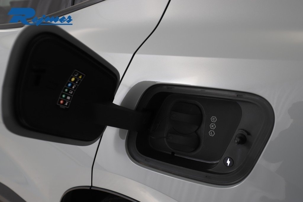 Volvo EX30 Single Motor Extended Range, 272hp, 2025