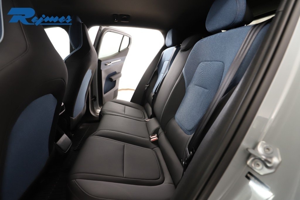 Volvo EX30 Single Motor Extended Range, 272hp, 2025