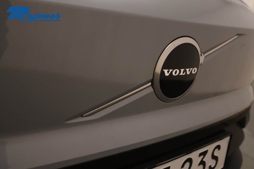 Volvo EX30 Single Motor Extended Range, 272hp, 2025