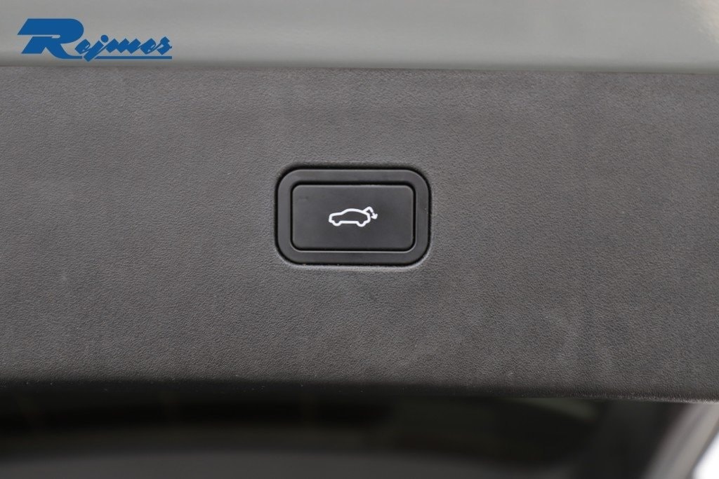 Volvo EX30 Single Motor Extended Range, 272hp, 2025