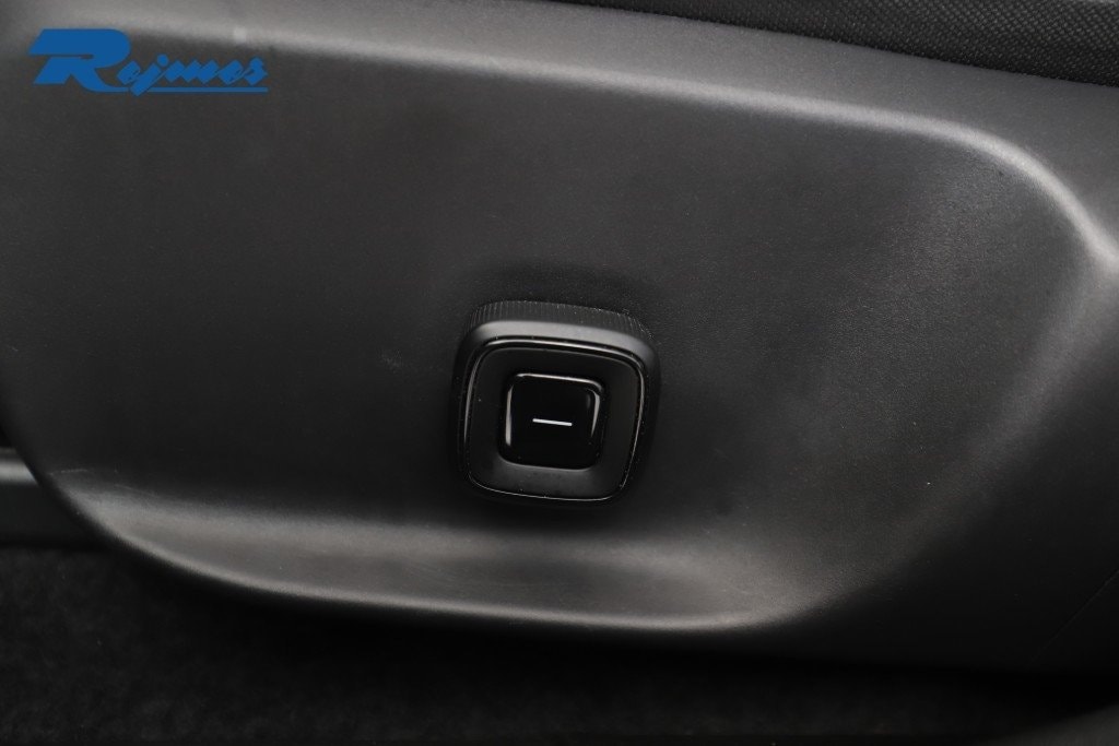 Volvo EX30 Single Motor Extended Range, 272hp, 2025