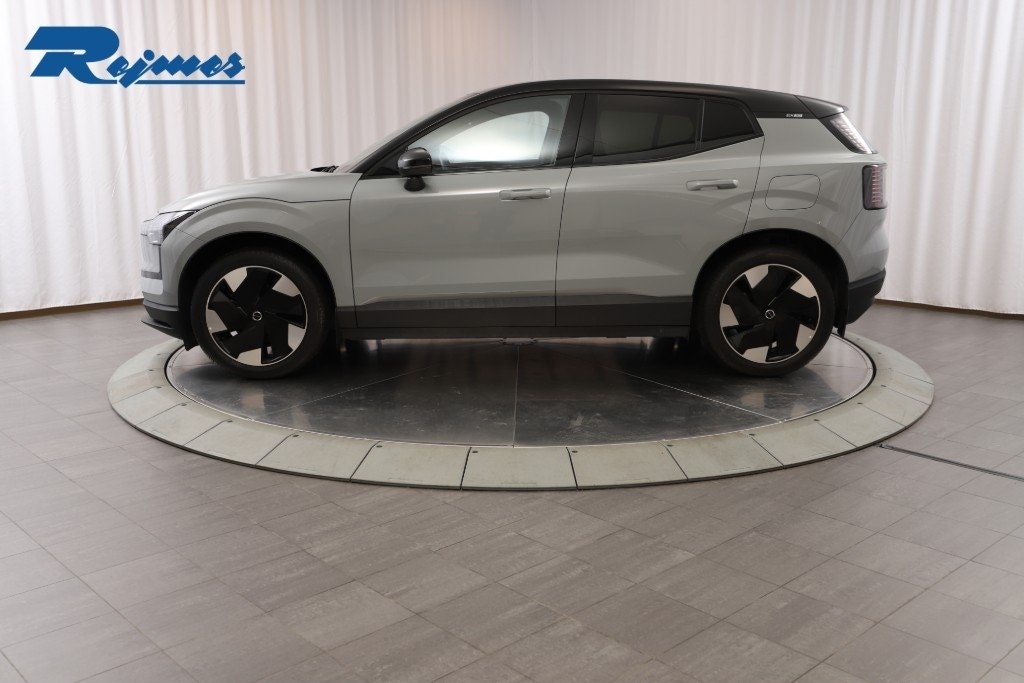 Volvo EX30 Single Motor Extended Range, 272hp, 2025