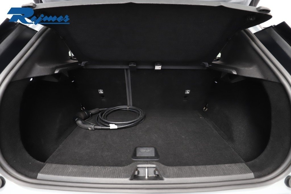 Volvo EX30 Single Motor Extended Range, 272hp, 2025