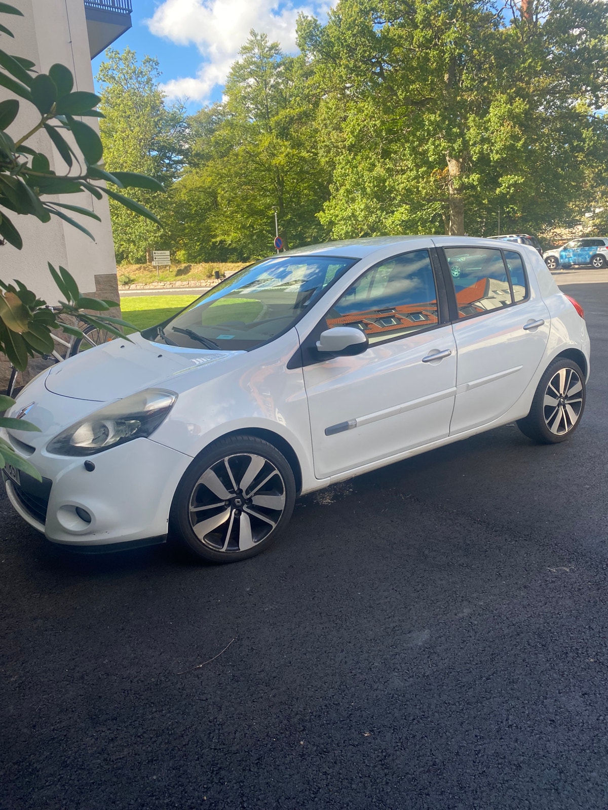Renault Clio 5-door Hatchback 1.2 E85 Manual, 75hp, 2010