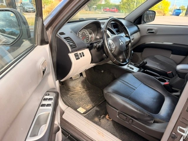 Mitsubishi L200 2.5 DI-D Double Cab | 178 ch | BVA | Chauffage stationnaire | Attelage | Climatisation | Antibrouillards