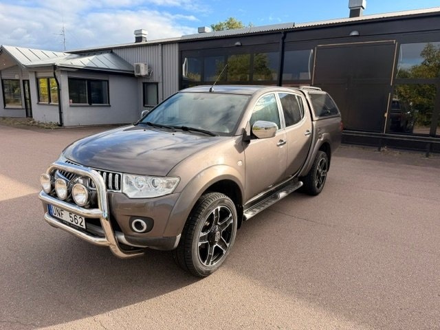 Mitsubishi L200 2.5 DI-D Double Cab | 178 ch | BVA | Chauffage stationnaire | Attelage | Climatisation | Antibrouillards