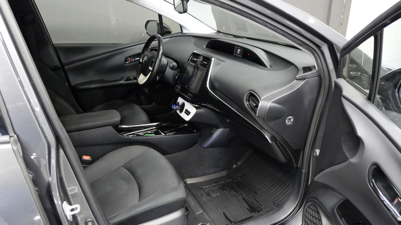 Toyota Prius Plug-in Hybrid 1.8 VVT-i Plug-in CVT, 123hp, 2018