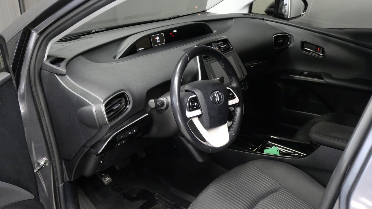 Toyota Prius Plug-in Hybrid 1.8 VVT-i Plug-in CVT, 123hp, 2018