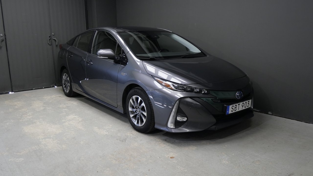 Toyota Prius Plug-in Hybrid 1.8 VVT-i Plug-in CVT, 123hp, 2018