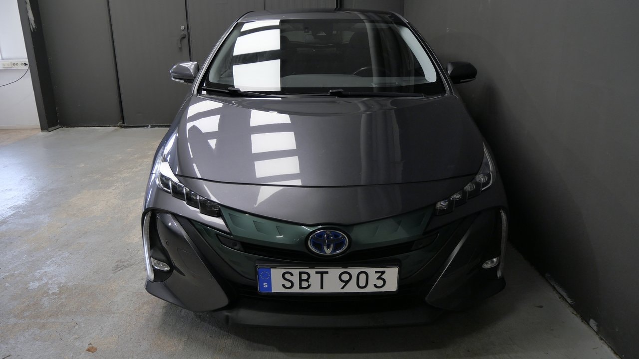 Toyota Prius Plug-in Hybrid 1.8 VVT-i Plug-in CVT, 123hp, 2018
