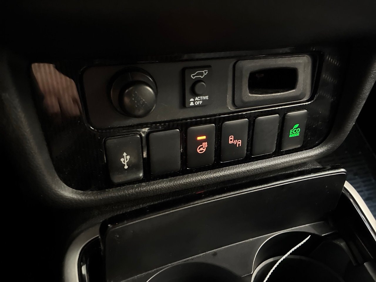 Mitsubishi Outlander PHEV CVT, 224hp, 2020