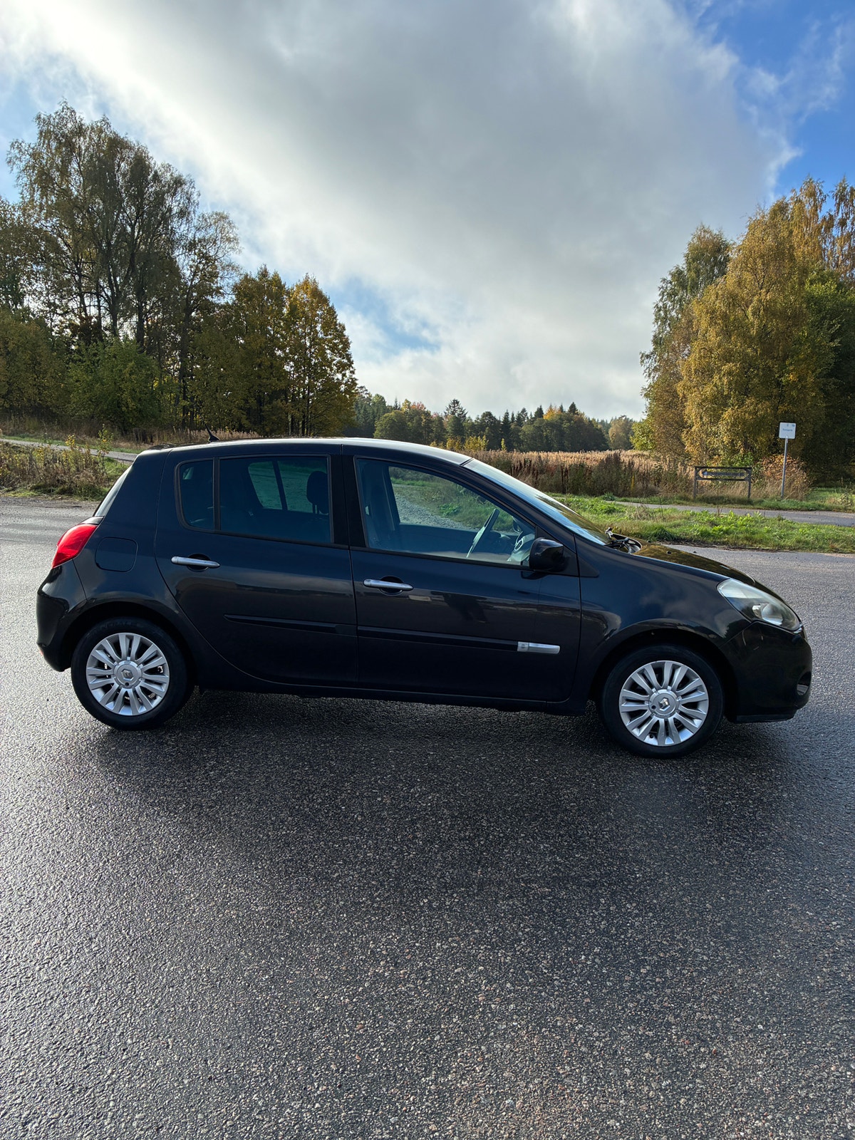 Renault Clio 5-door Hatchback 1.2 E85 Manual, 5-trins, 75ps, 2010