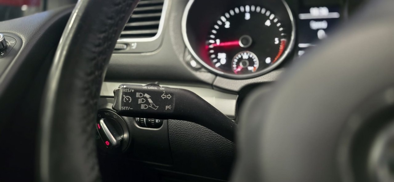 Volkswagen Golf 3-door 2.0 TDI DPF Manual, 140hp, 2010