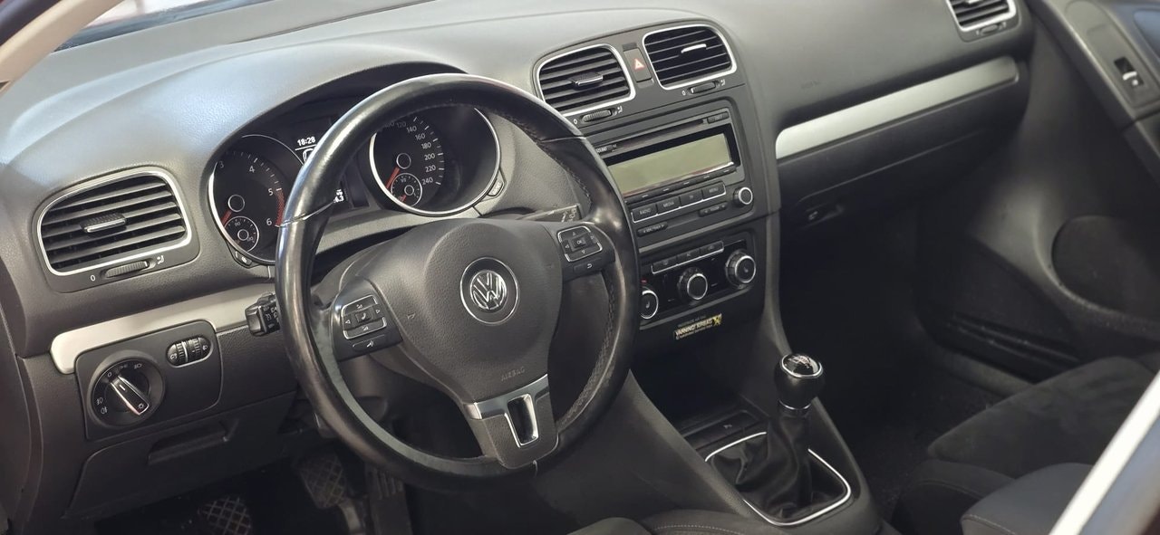 Volkswagen Golf 3-door 2.0 TDI DPF Manual, 140hp, 2010