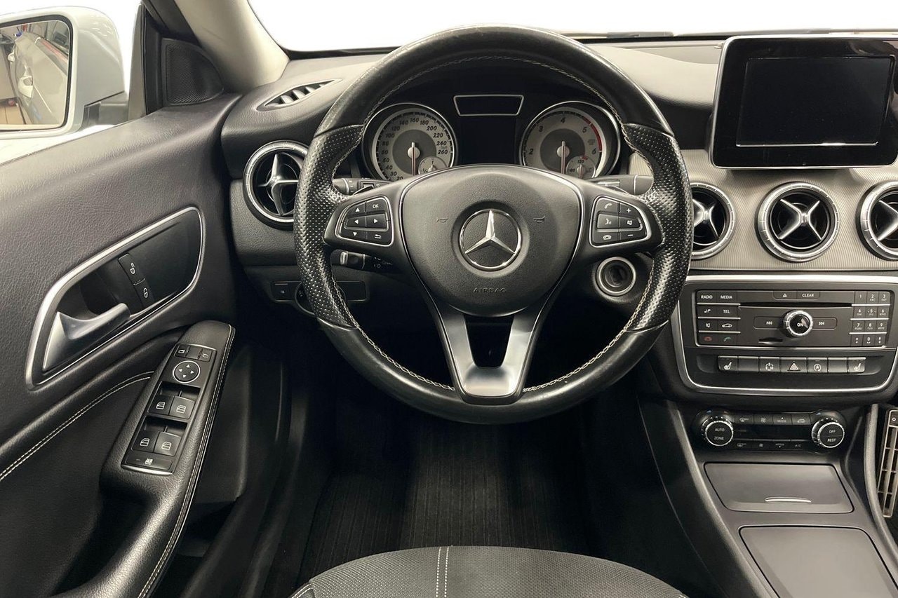 Mercedes-Benz CLA 200 CDI Shooting Brake 7G-DCT, 136hp, 2015