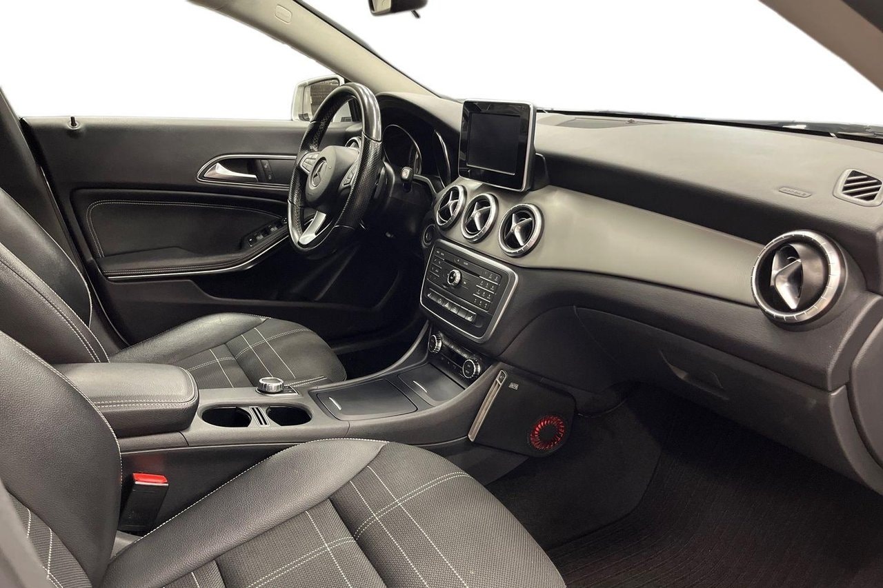 Mercedes-Benz CLA 200 CDI Shooting Brake 7G-DCT, 136hp, 2015