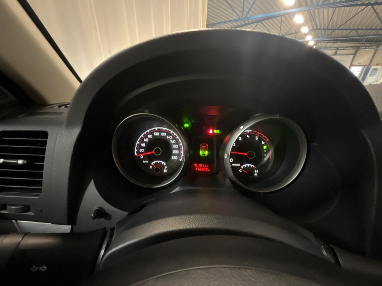 Mitsubishi Pajero 3.2 DI-D Business | 200 ch | BVA | 7 places | Cuir | GPS | Caméra de recul | Attelage