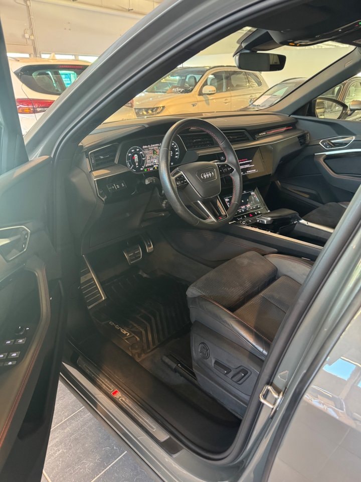 Audi Q8 e-tron, miniatyrbild 2