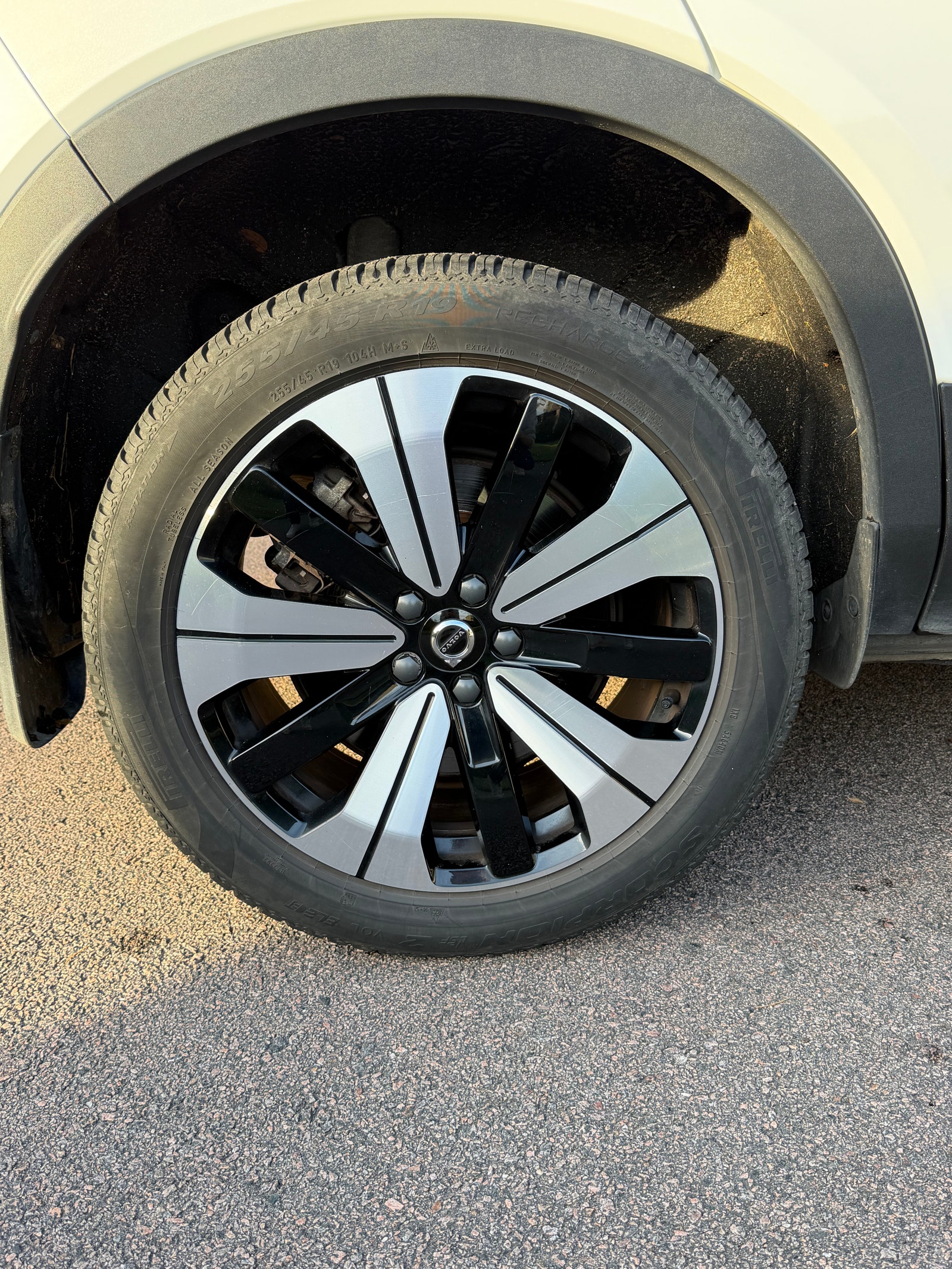 Volvo XC40 Recharge, 231ps, 2023