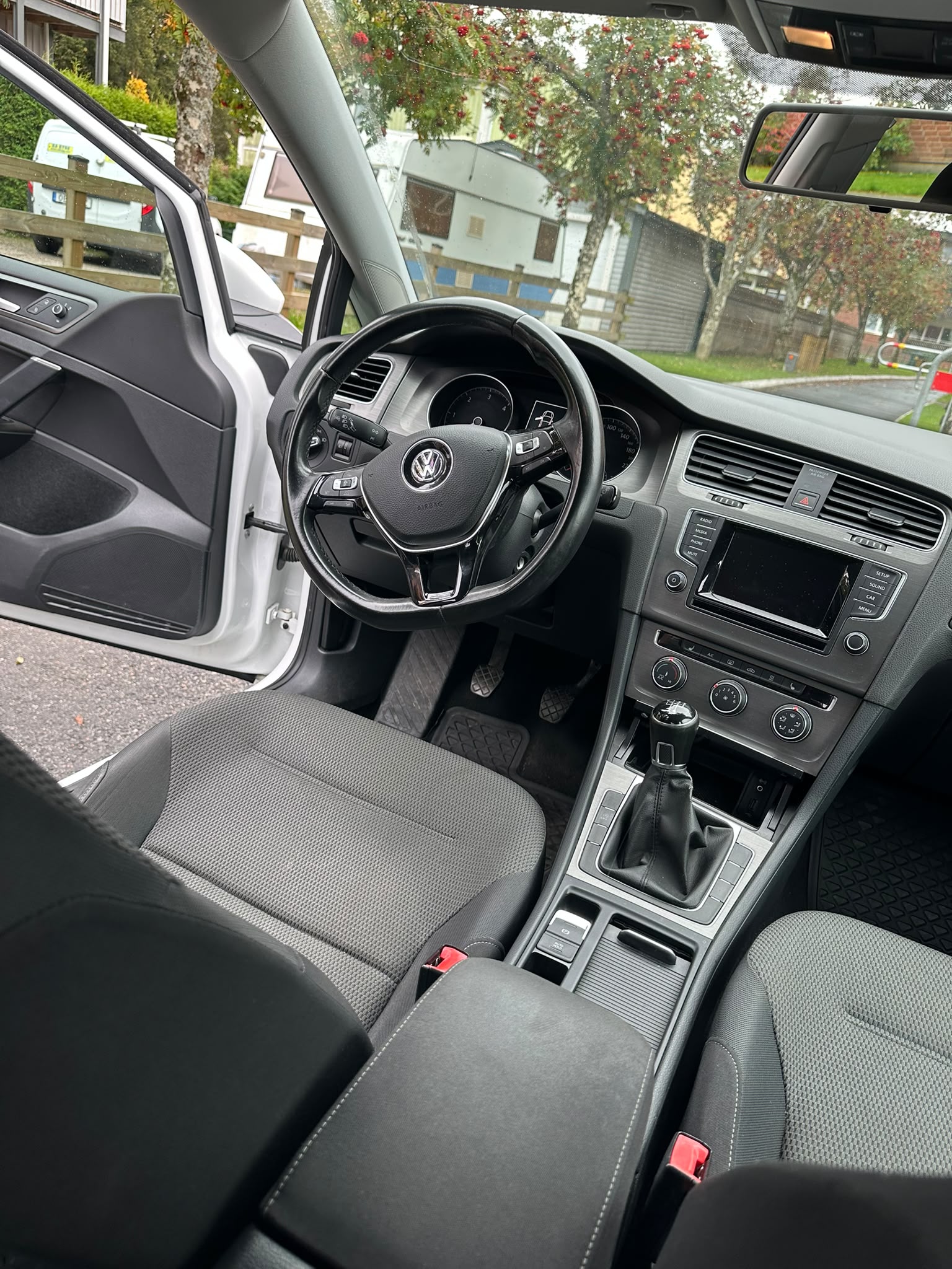Volkswagen Golf 5-door 1.6 TDI DPF BMT Manual, 105hp, 2013