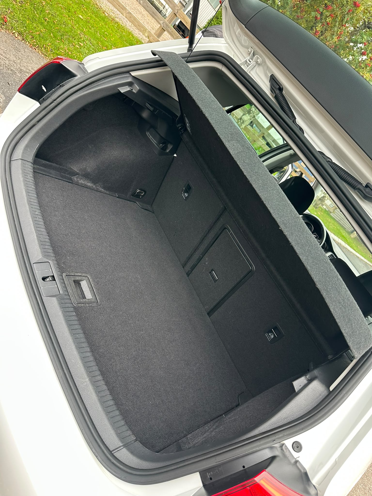 Volkswagen Golf 5-door 1.6 TDI DPF BMT Manual, 105hp, 2013