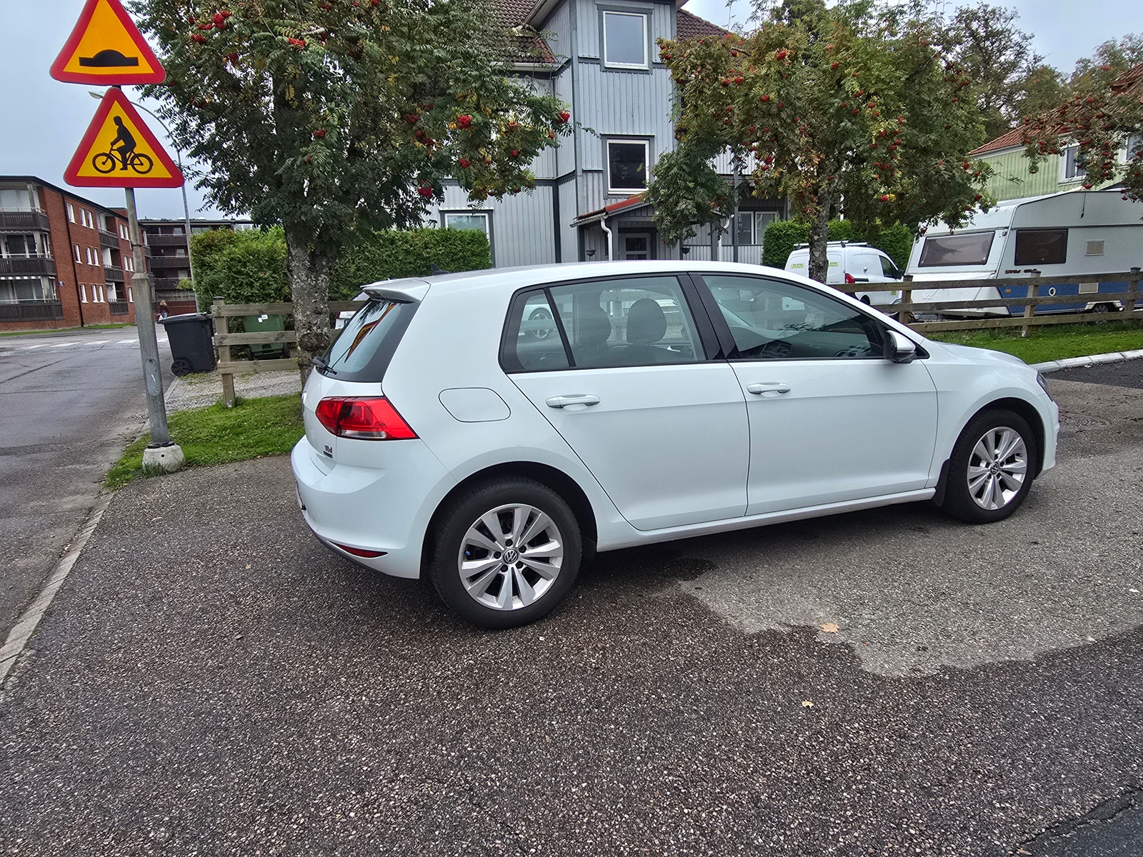 Volkswagen Golf 5-door 1.6 TDI DPF BMT Manual, 105hp, 2013
