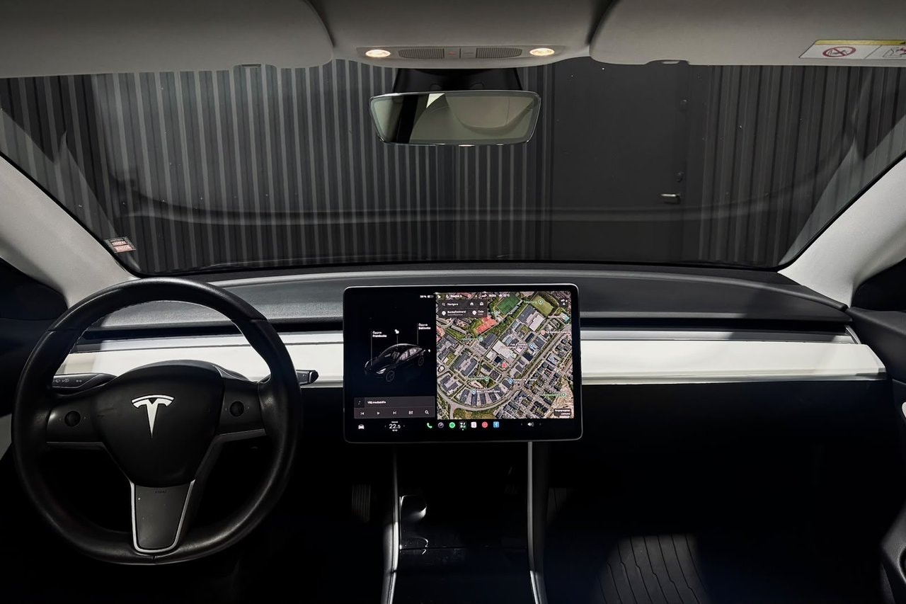 Tesla Model 3 Standard Range Plus, 325hp, 2020