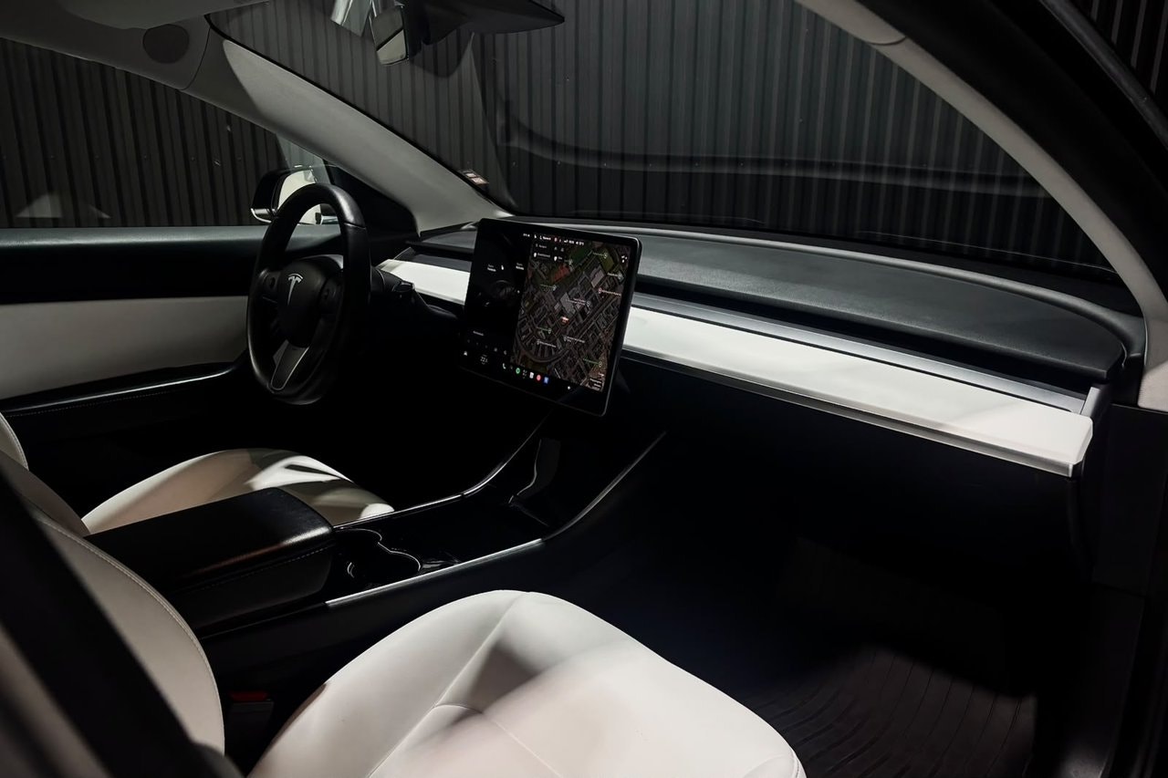 Tesla Model 3 Standard Range Plus, 325hp, 2020