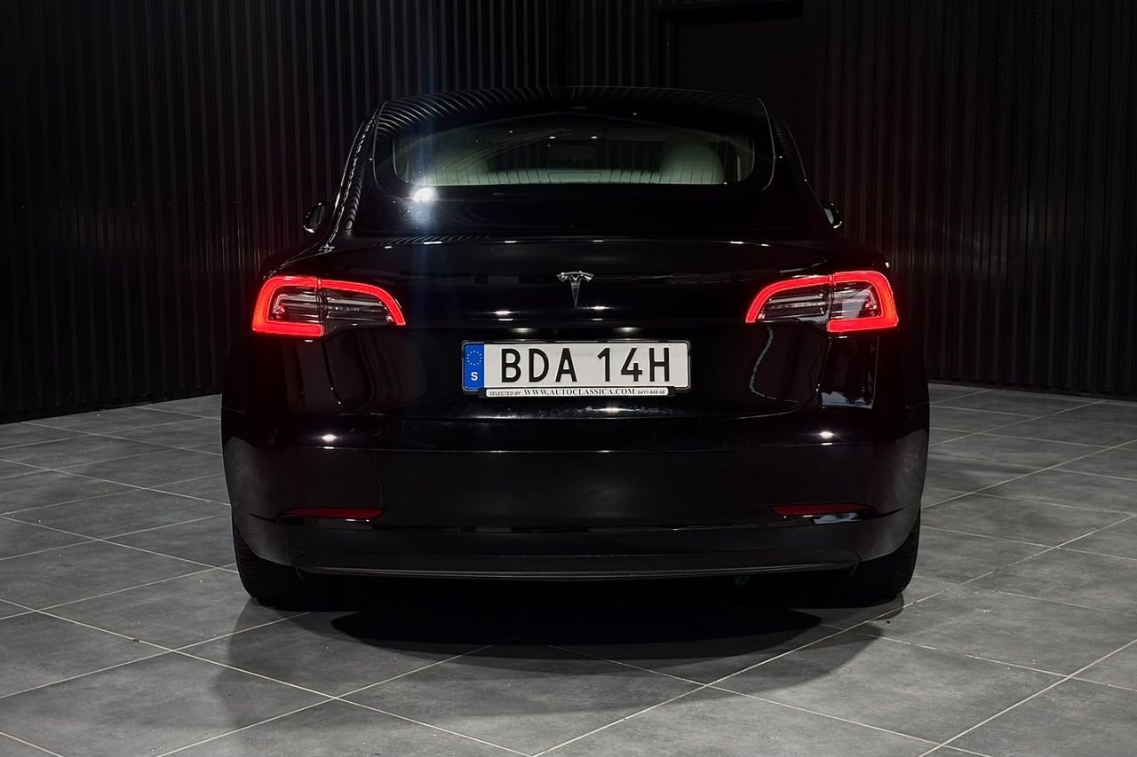 Tesla Model 3 Standard Range Plus, 325hp, 2020