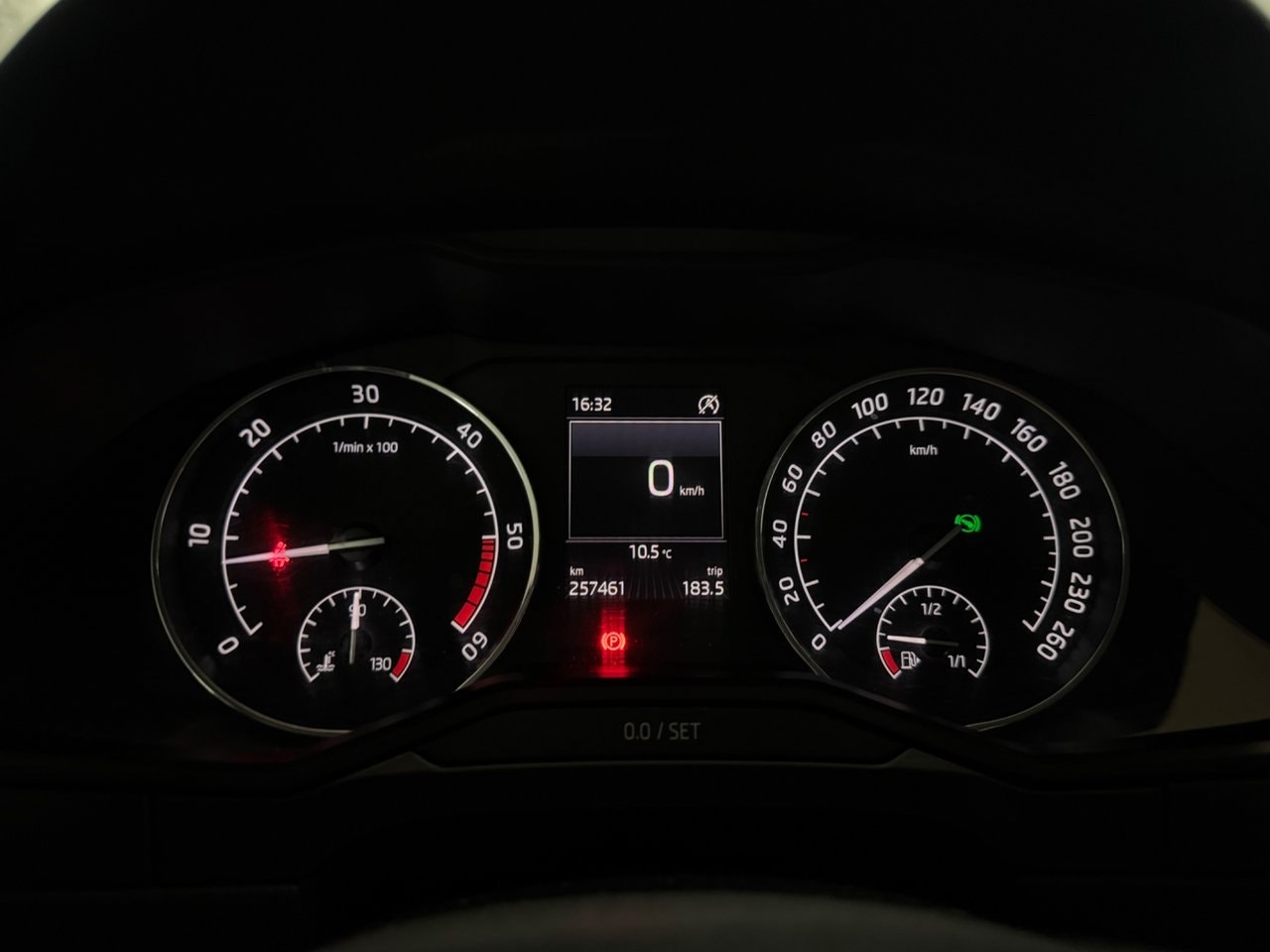 Škoda Superb Kombi 2.0 TDI DSG Sekventiell, 150hk, 2016